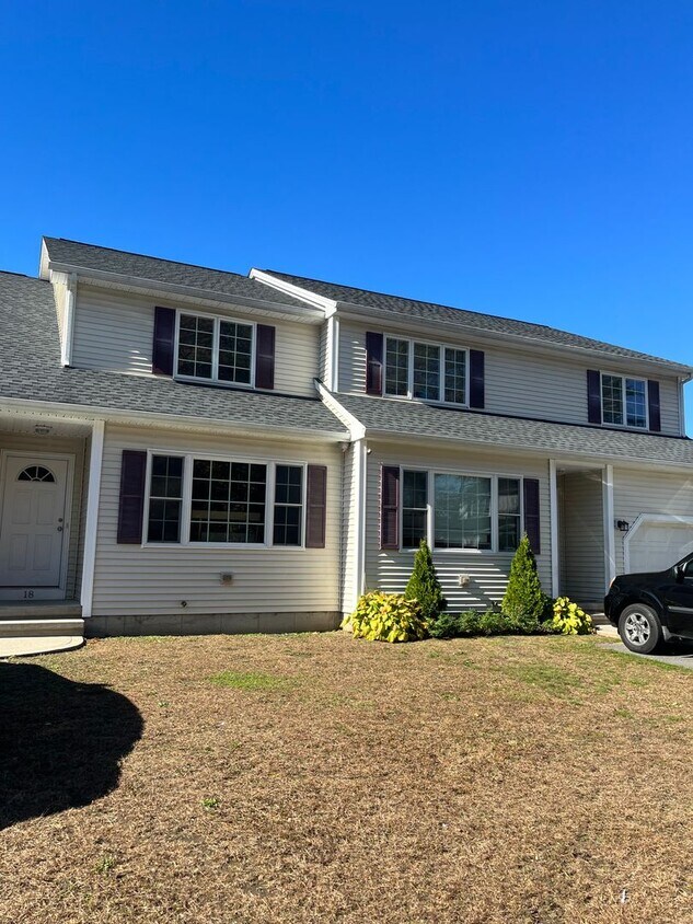 Primary Photo - 18-20 Westwood Drive