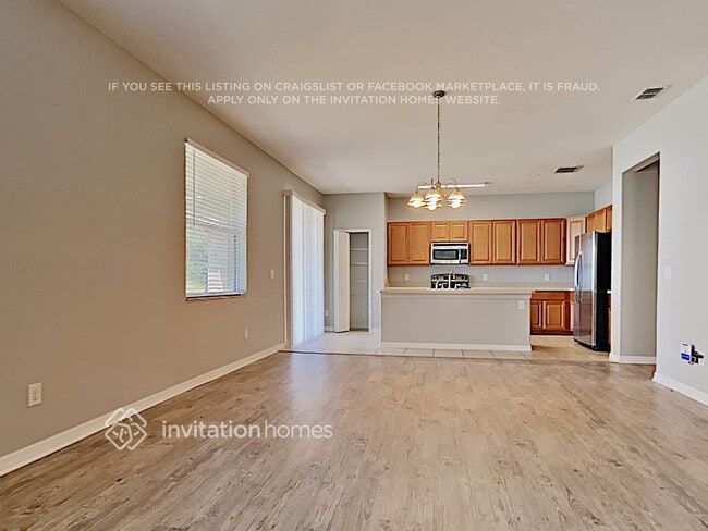 Foto del edificio - 2688 Youngford St