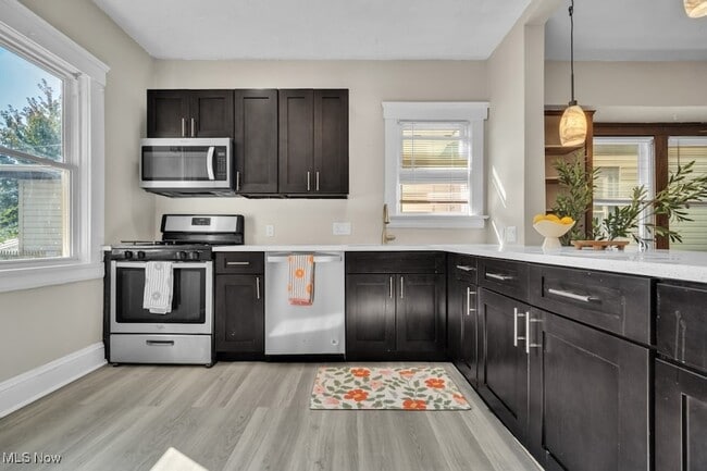 Foto del edificio - 1457 W 114th St