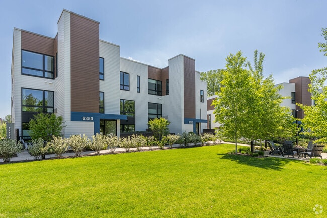 Building Photo - Lyndale Gardens Townhomes