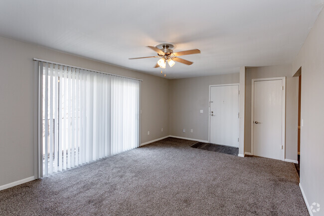 2HAB, 1BA - 870 ft² - Highpointe Apartments