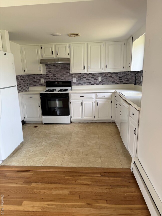 Foto del edificio - 40 Felter Hill Rd