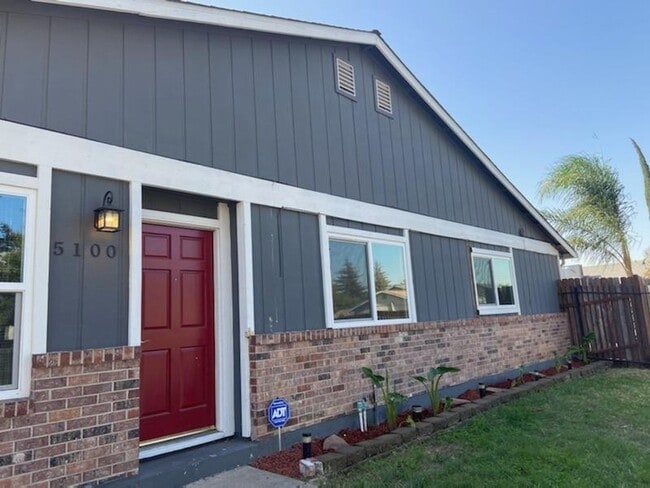 Photo - Valley Hi / N. Laguna 2 Bdrm 1 bath half-plex House