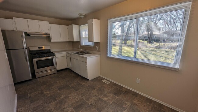 Foto del edificio - 3317 Independence Ln