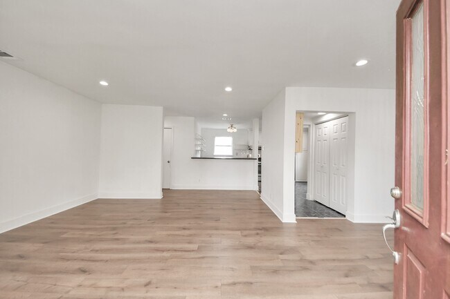 Foto del edificio - 7722 Elm St