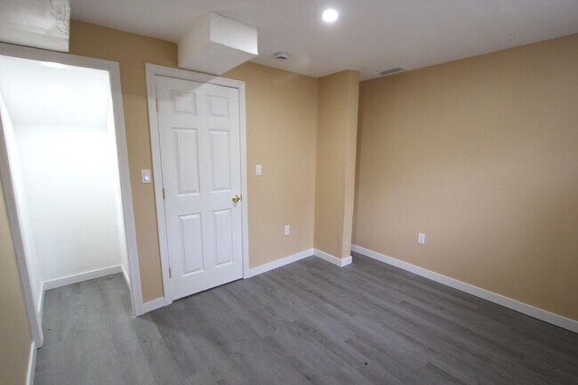 Foto del edificio - 322 Blackstone St
