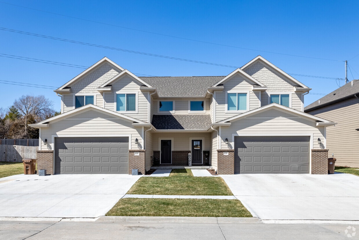 76457727 Greycliff Dr, Lincoln, NE 68516 Townhomes for Rent Lincoln, NE