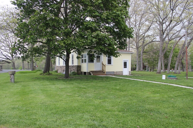 Building Photo - 11627 Burr St