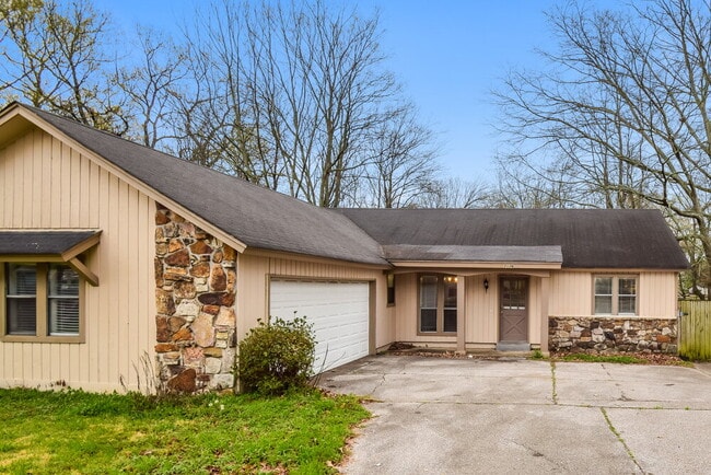 Building Photo - 2176 Woodfield Park Rd