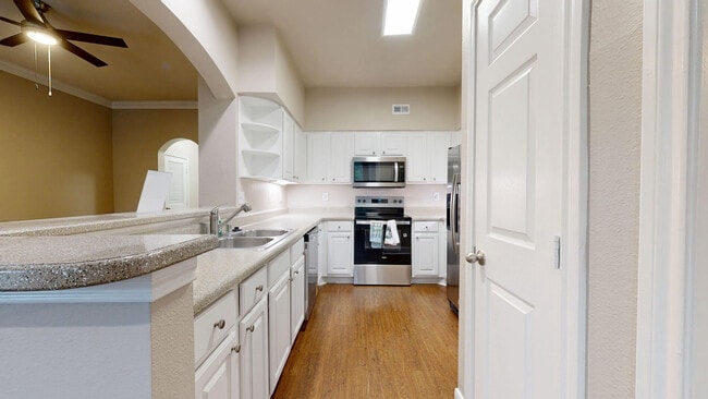 Interior Photo - THIRTY377