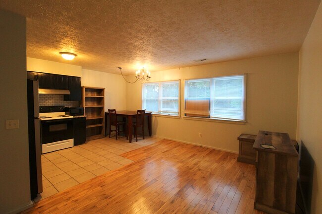 Foto del edificio - 1212 Mountain View Dr