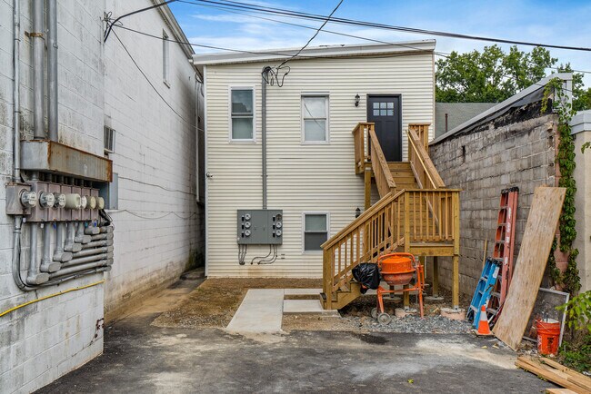 Building Photo - 139 South St