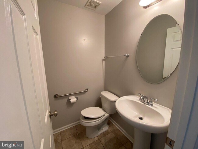 Building Photo - 1306 Sewell Farm Drive