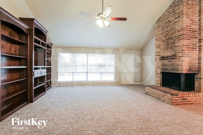 Foto del edificio - 4403 Pineville Ln