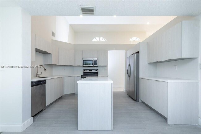 Foto del edificio - 18420 SW 77th Ct