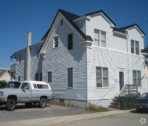 Building Photo - 9 C St