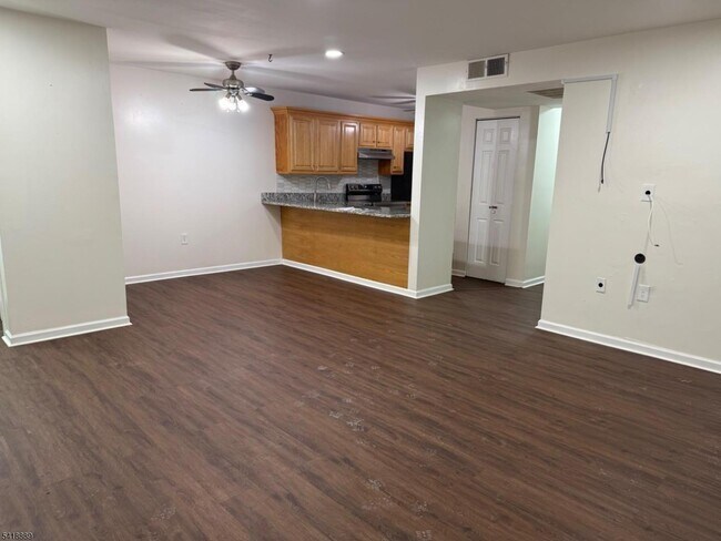 Foto del edificio - 751 Summer Ave