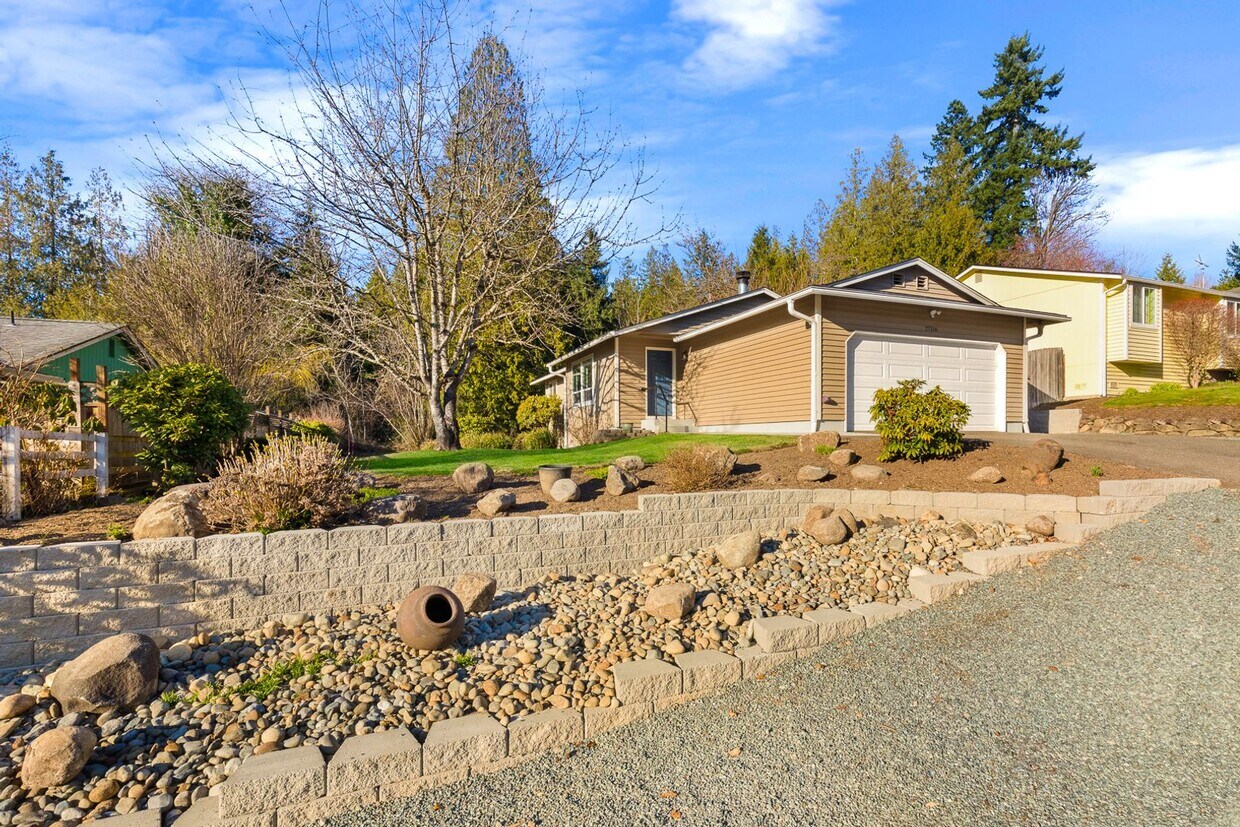 Foto principal - 3 Bedroom 2 Bath Duvall Rambler