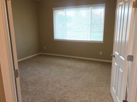 Foto del edificio - 7644 Kodiak Ave NE