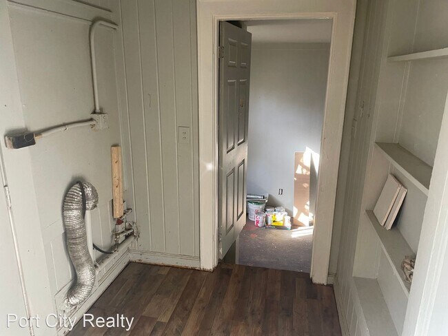 Building Photo - 2 br, 1 bath House - 115 E Olive St.
