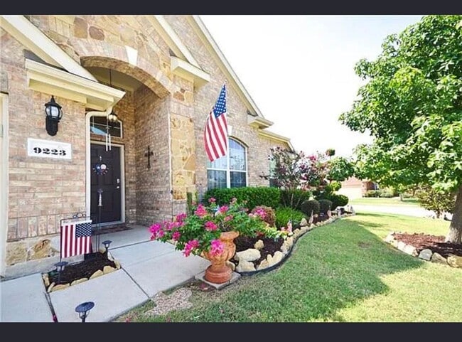 Building Photo - 9223 Wild River Dr