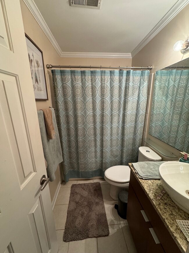 Photo - 521 N Graham St Apartment