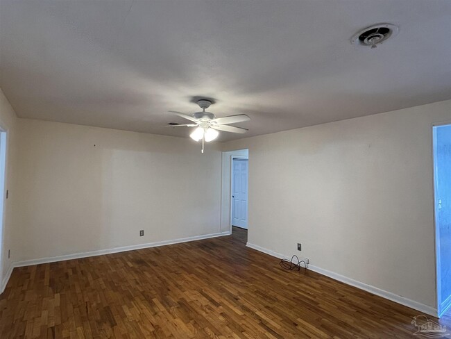 Building Photo - 5425 Westwood Dr