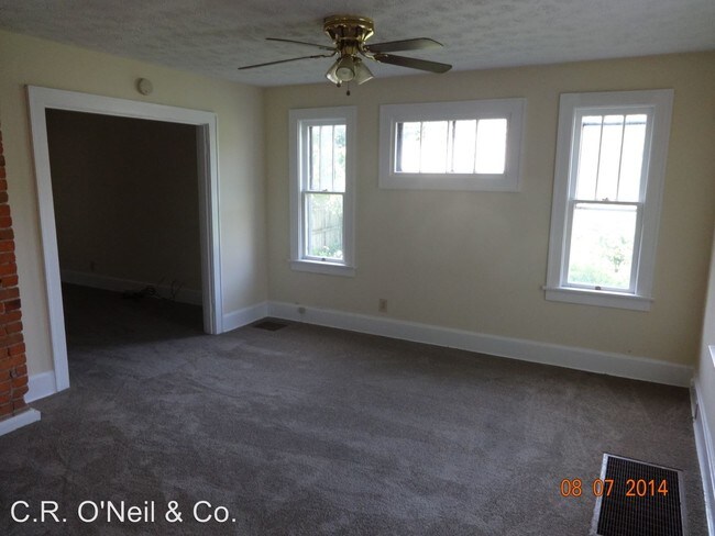 Building Photo - 3 br, 1.5 bath House - 1400 E Weber Rd