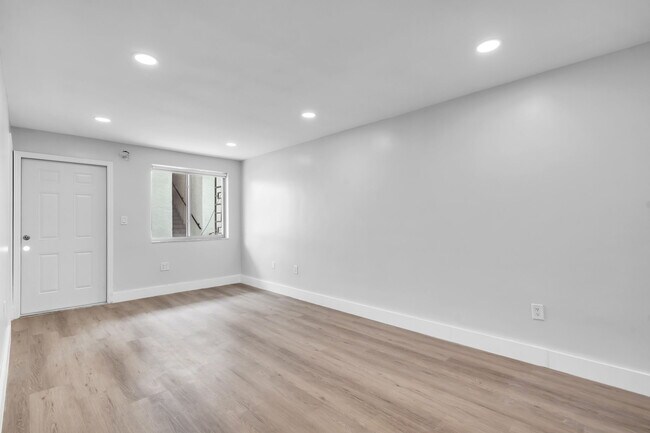 Building Photo - 560 NE 63rd St