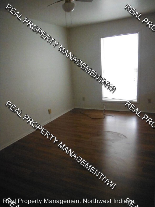 Building Photo - 2 br, 1.5 bath House - 2015 Yorktowne Dr.