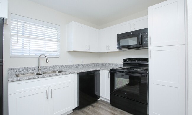 Building Photo - Crossings at Alderson Apartments
