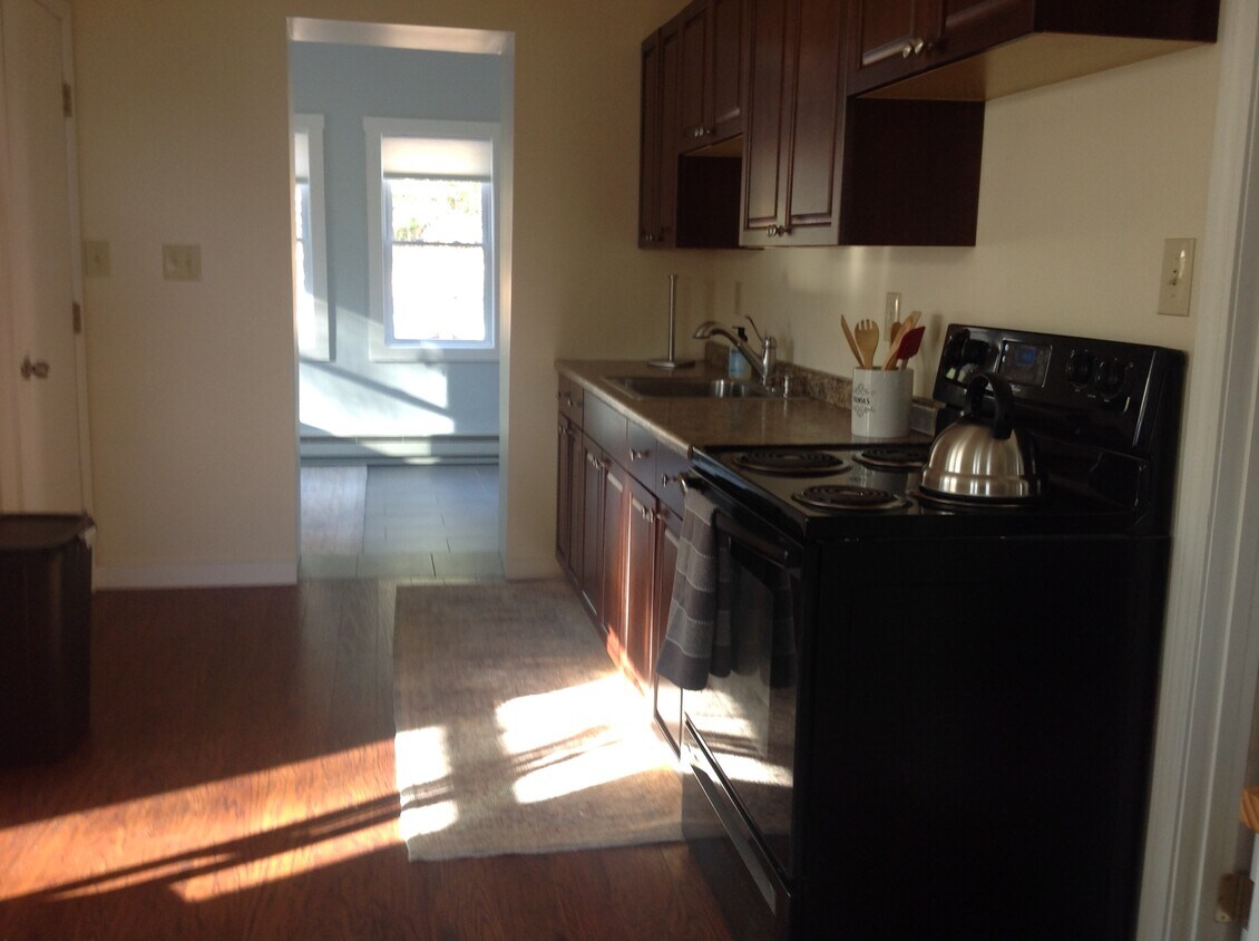 12 Hillside Ave, Falmouth, ME 04105 House Rental in Falmouth, ME