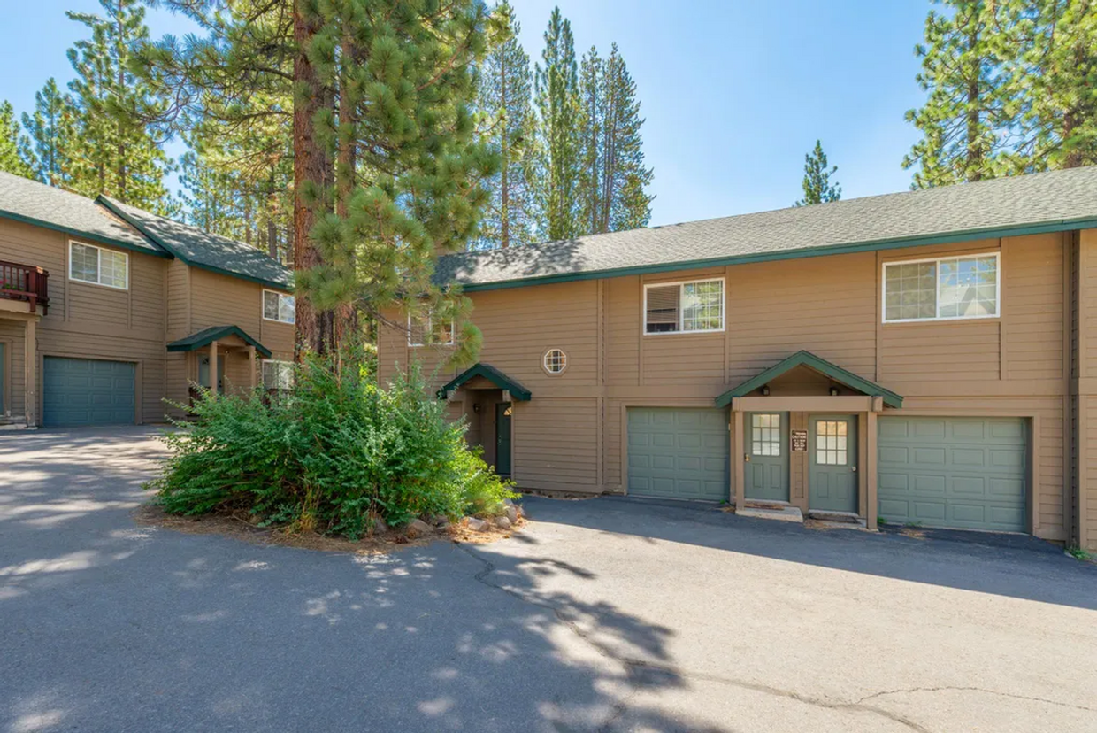 Foto principal - LONG-TERM OR SKI LEASE: Tahoe Donner Townh...