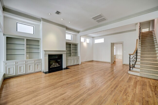 Foto del edificio - 6303 Pickens St