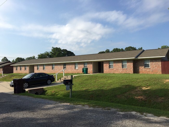 Front of building - 720 Ponta St