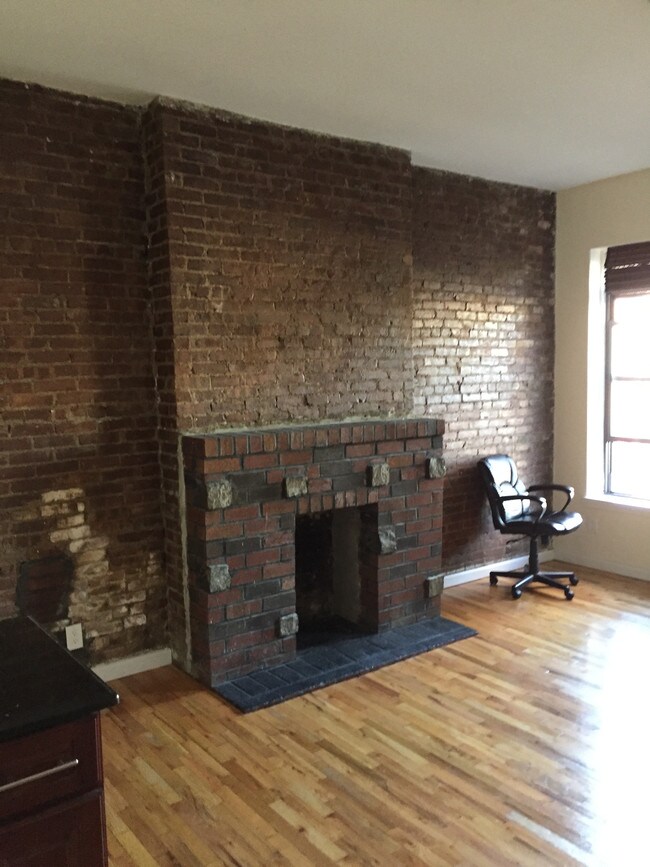 Foto del edificio - 131 W 81st St