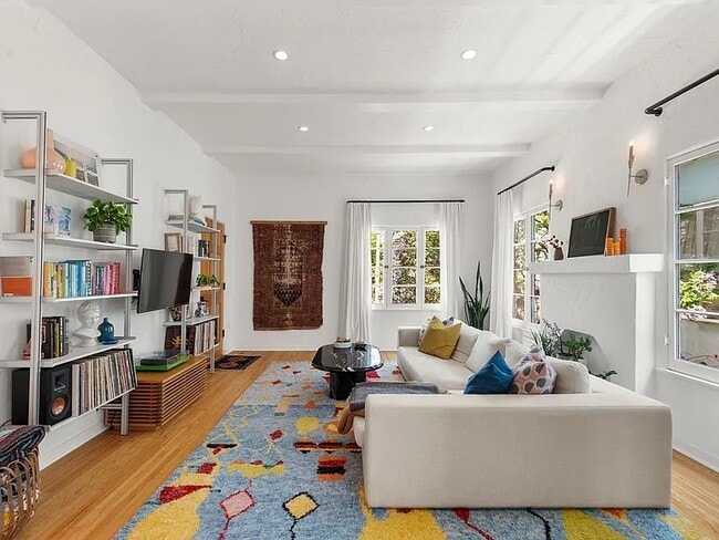 Foto del edificio - 928 1/2 S Orange Grove Ave