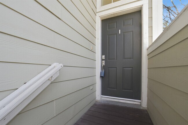 Building Photo - 79 N Walden Elms Cir