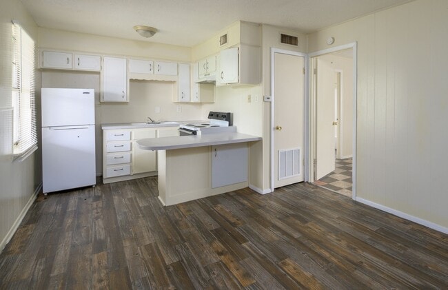 Building Photo - Parker Place Apartments