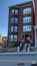 Building Photo - 3 State St