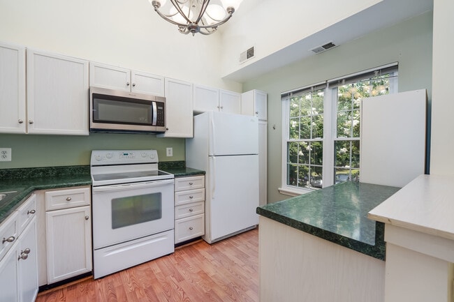 Building Photo - 2816 Yarling Ct