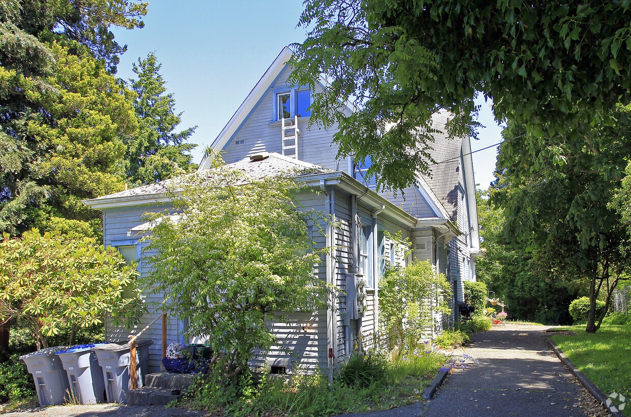 Primary Photo - 3512 Grand Ave