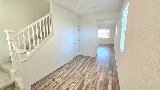 Building Photo - 4586 Butterfly Ridge Dr