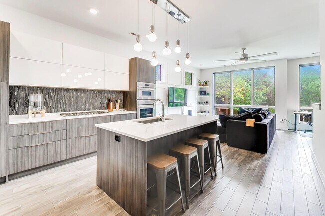 Foto del edificio - 3740 N Clifton Ave
