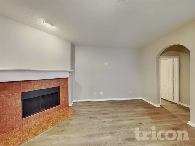 Building Photo - 223 Troy Ln