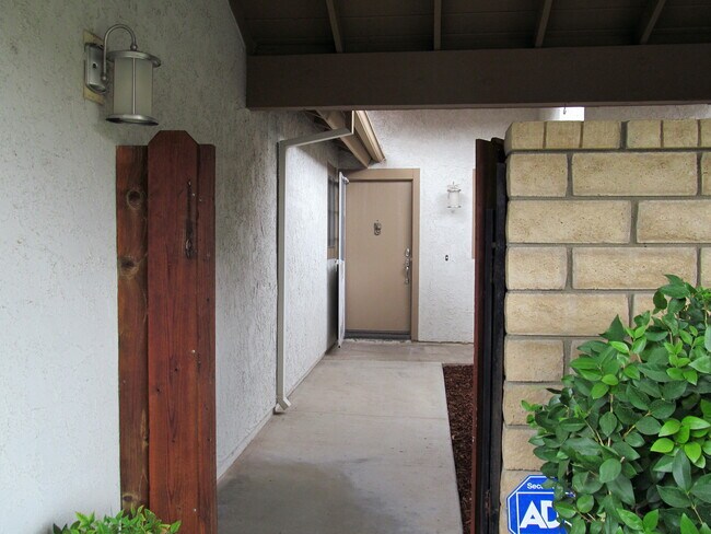 Foto del edificio - 15916 Rosehaven Ln