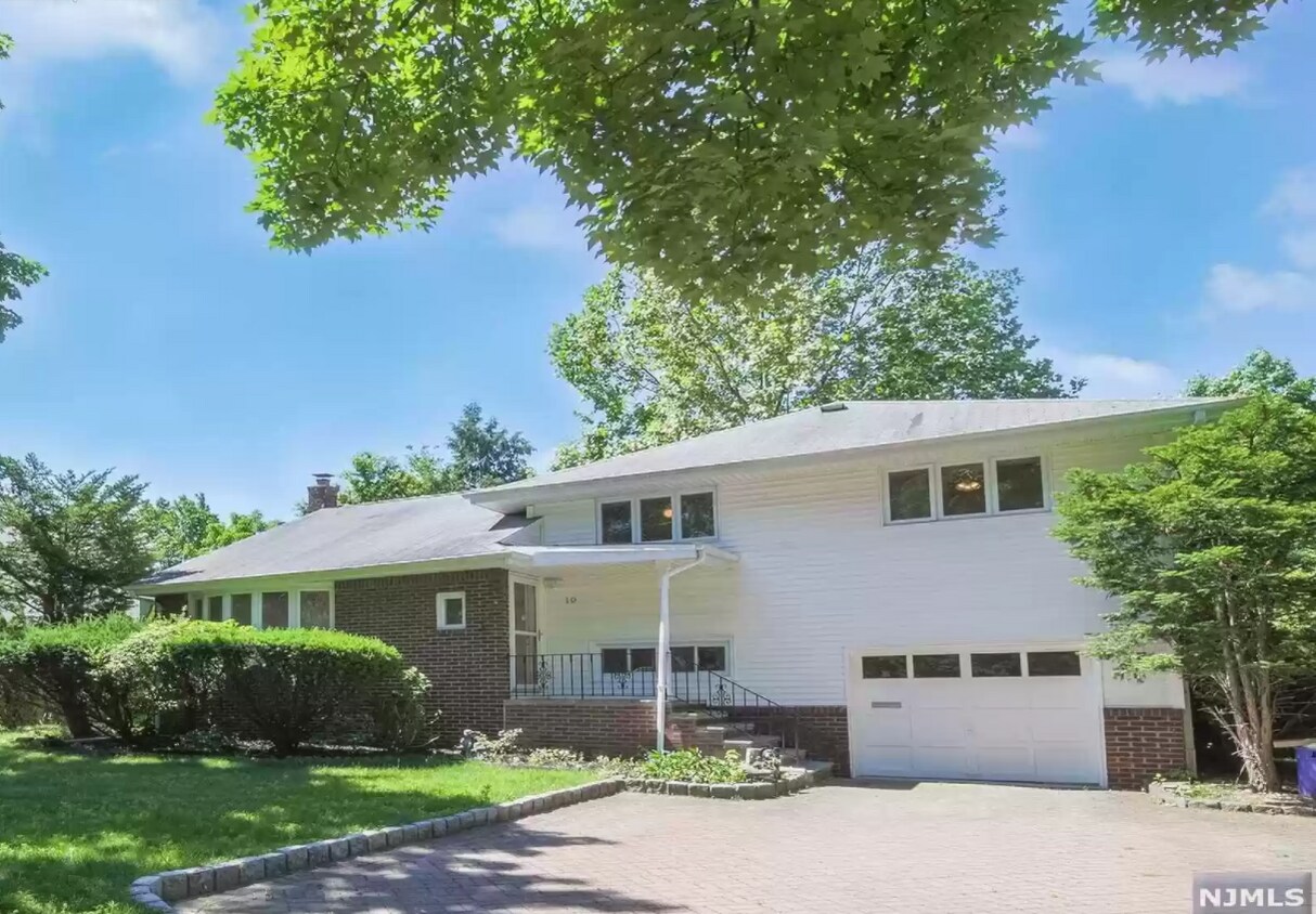 Photo - 10 Center St (Cresskill, NJ)