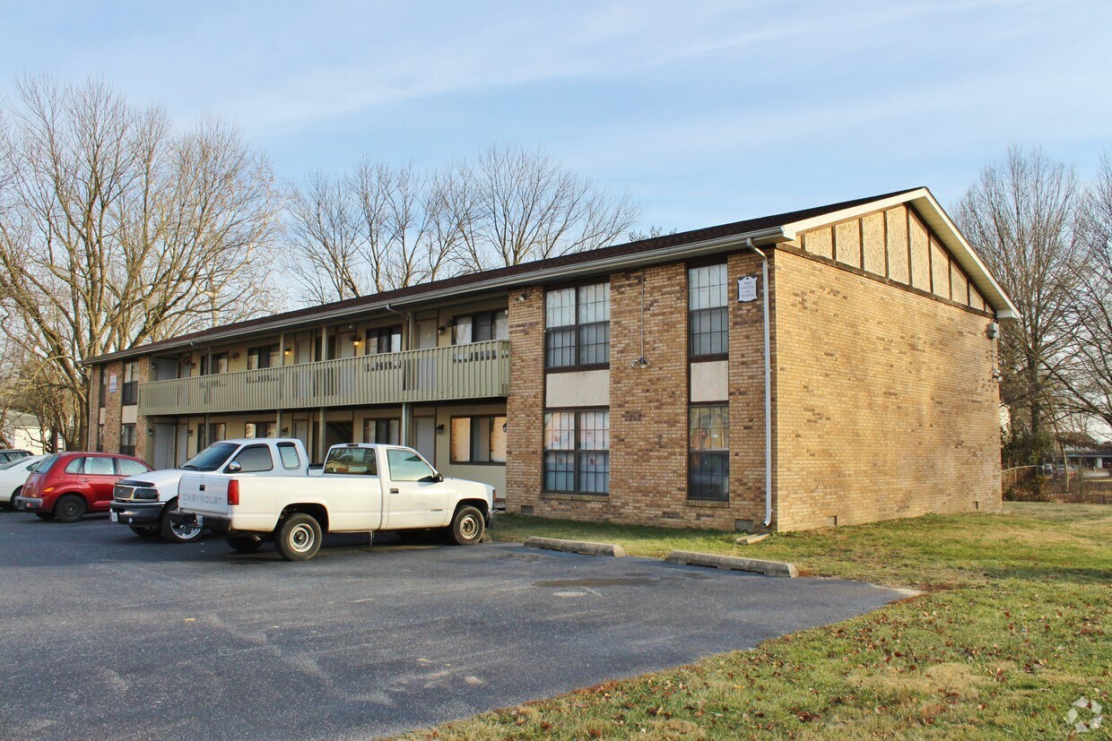 Foto del edificio - 1048 Brookshire Ct
