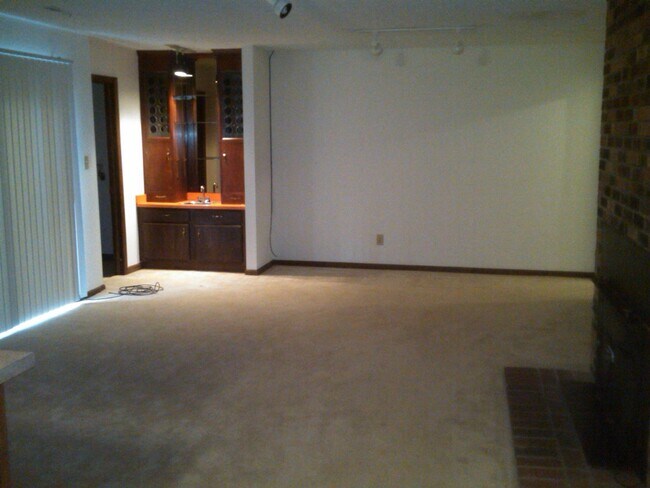 Foto del edificio - 4852 Rosewell Dr