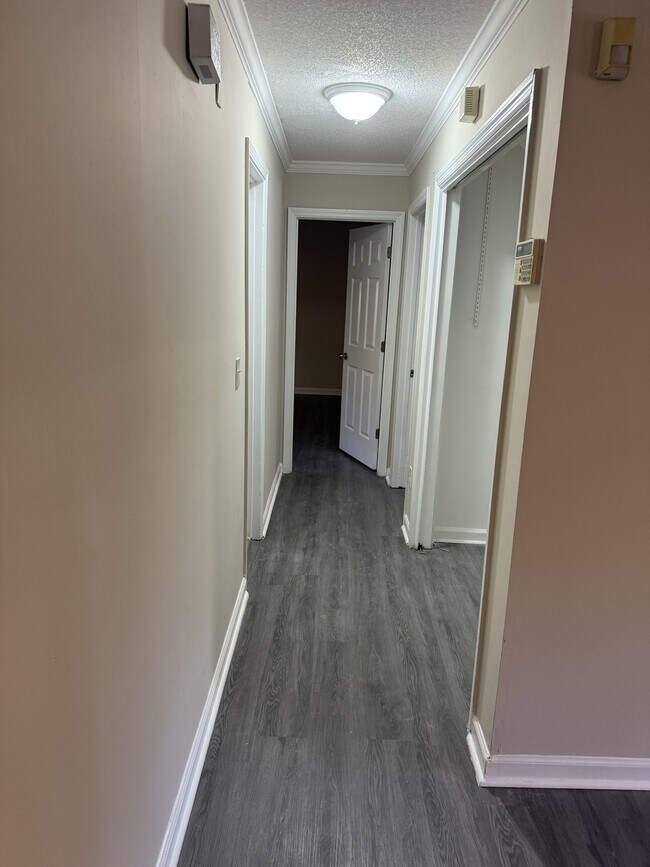 Foto del edificio - 888 Timbercrest Ct